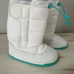 Kids White Snow Boots with Teal Accents